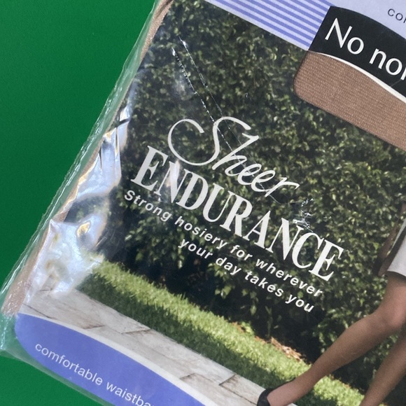 Sheer endurance hosiery - beige mist pantyhose - Picture 4 of 8